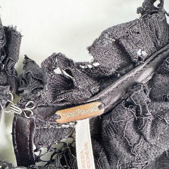 Free People FP Sweet Meadow Dreams Black Lace Halter Top Sheer Size Large L Boho - Picture 4 of 14